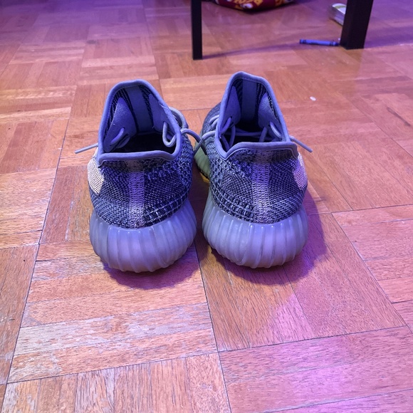 yeezy 700